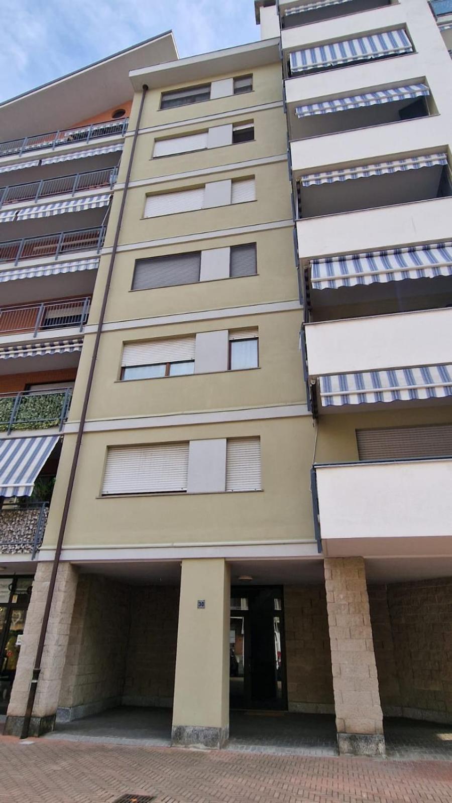Myhouse Inn Fermata Paradiso - Affitti Brevi Italia Колленьо Экстерьер фото